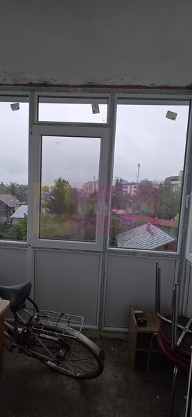 Apartament cu 3 camere de vanzare in Campina, central