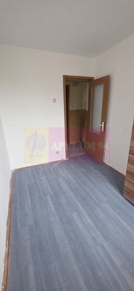 Apartament cu 3 camere de vanzare in Campina, central
