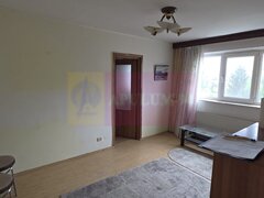 Apartament cu 3 camere de vanzare in Campina, central
